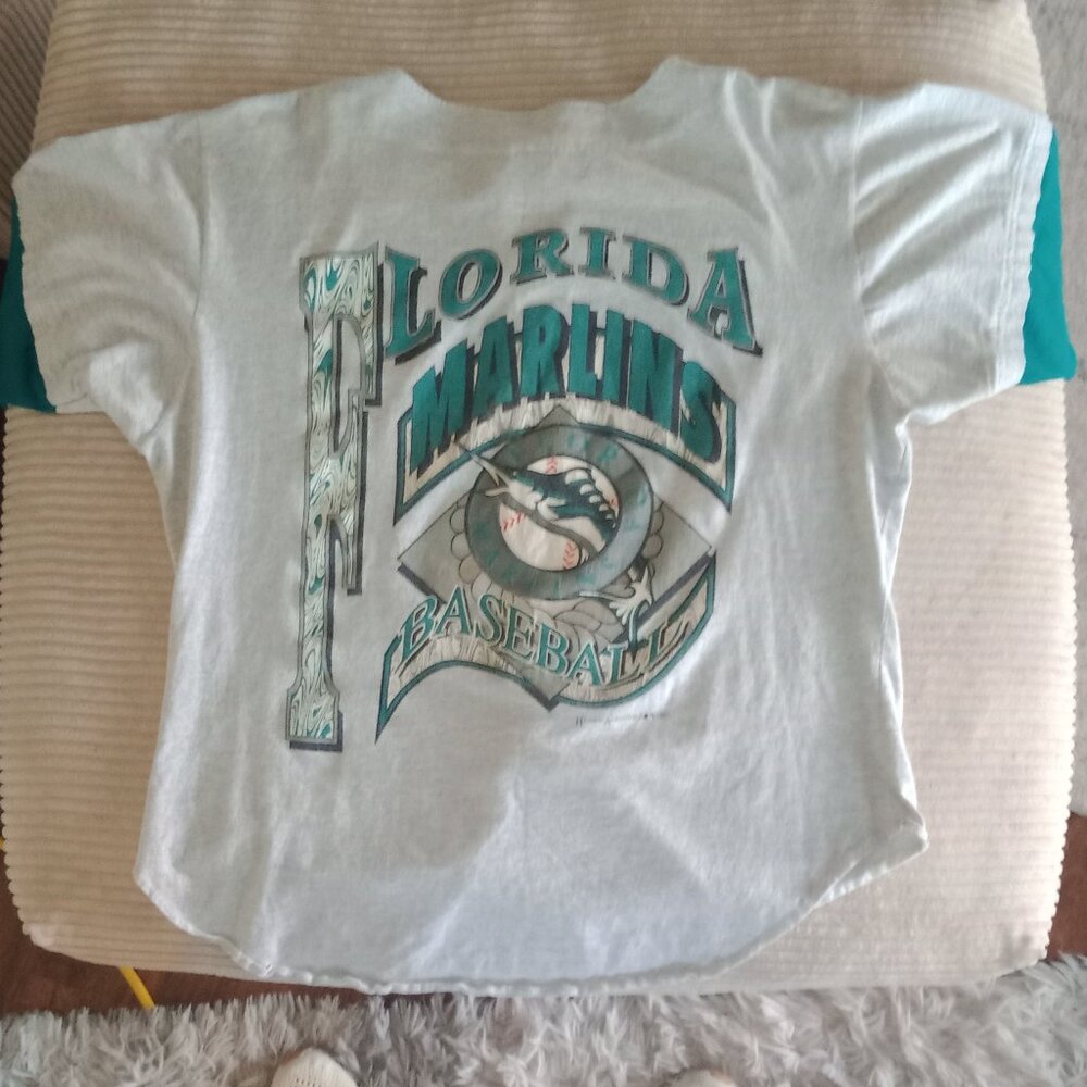 --sports memorabilia-- True Fan 1993 Florida Marlins baseball t shirt (Large)